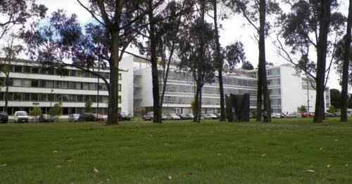 BIBLIOTECA DE CIENCIA Y TECNOLOGIA BIBLIOTECA DE CIENCIA Y TECNOLOGIA